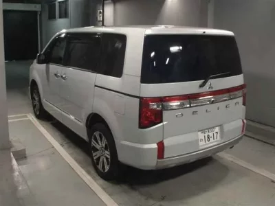 Mitsubishi DELICA D5