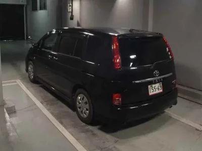 Toyota ISIS
