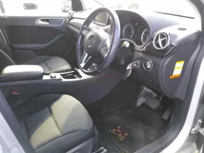 Mercedes-Benz B CLASS