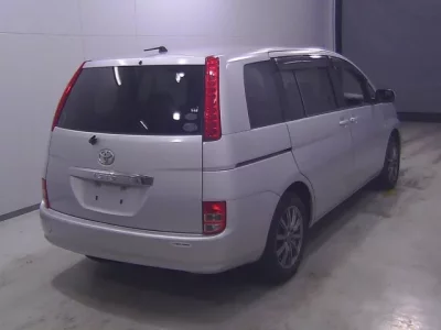 Toyota ISIS