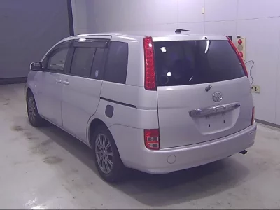 Toyota ISIS