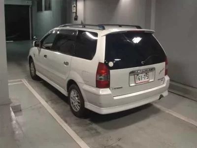 Mitsubishi CHARIOT GRANDIS