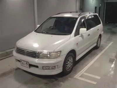 Mitsubishi CHARIOT GRANDIS