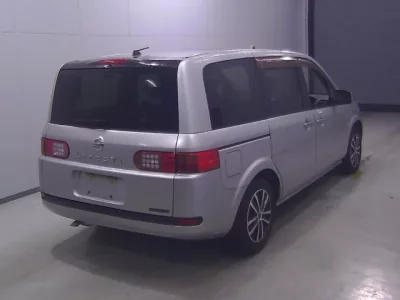 Nissan LAFESTA