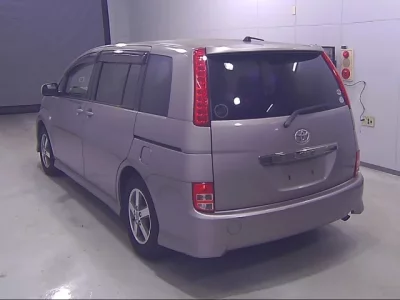 Toyota ISIS