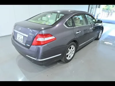 Nissan TEANA