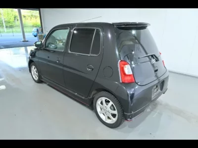 Daihatsu Esse