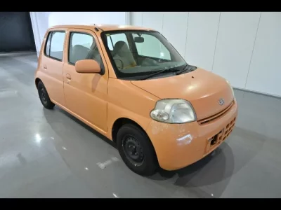 Daihatsu Esse