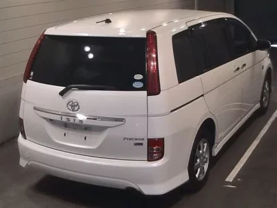 Toyota ISIS
