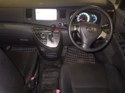 Toyota ISIS