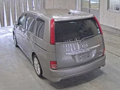Toyota ISIS