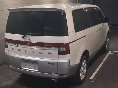 Mitsubishi DELICA D5