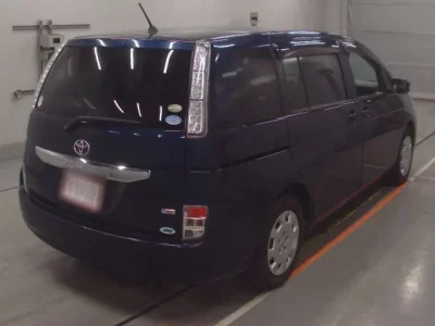 Toyota ISIS