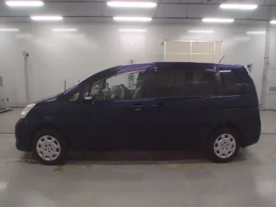Toyota ISIS