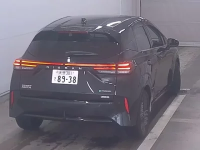 Nissan AURA
