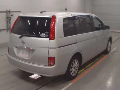Toyota ISIS