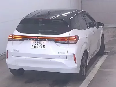 Nissan AURA