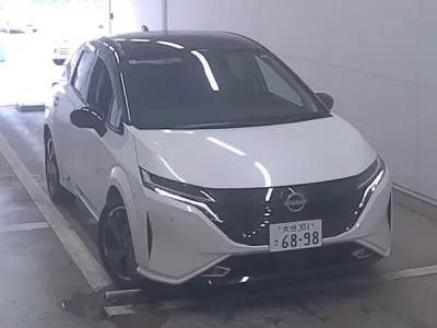 Nissan AURA