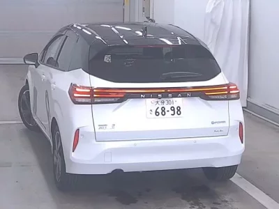 Nissan AURA