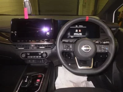 Nissan AURA