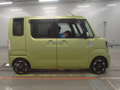 Toyota PIXIS MEGA