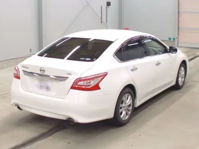 Nissan TEANA