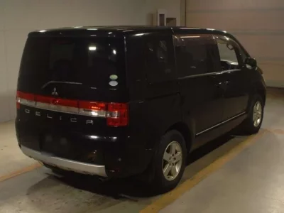Mitsubishi DELICA D5