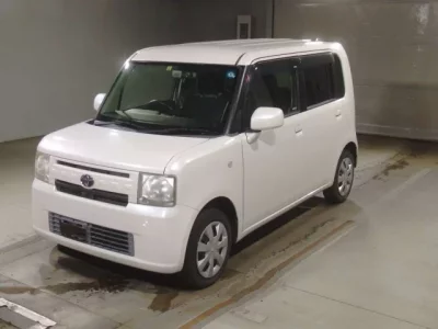 Toyota PIXIS SPACE