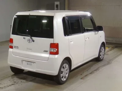 Toyota PIXIS SPACE