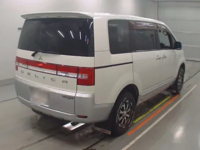 Mitsubishi DELICA D5