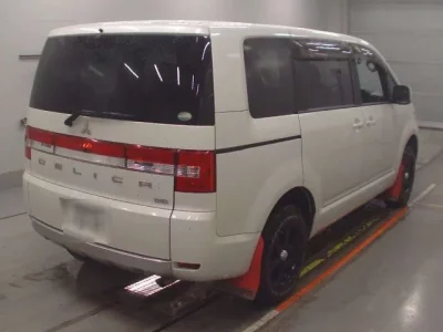 Mitsubishi DELICA D5