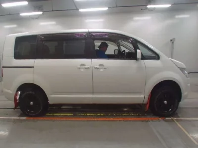 Mitsubishi DELICA D5