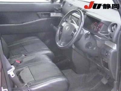 Toyota PIXIS SPACE