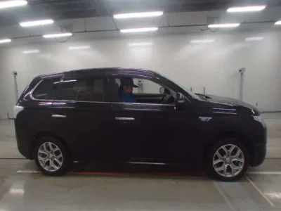 Mitsubishi OUTLANDER PHEV