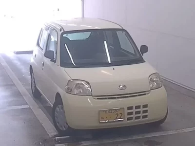 Daihatsu Esse