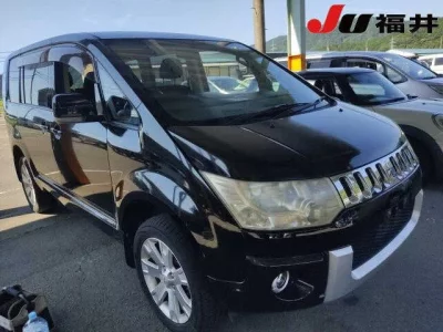 Mitsubishi DELICA D5