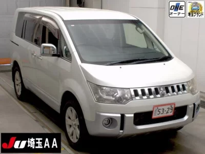 Mitsubishi DELICA D5