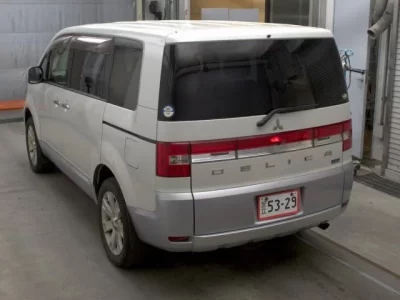 Mitsubishi DELICA D5