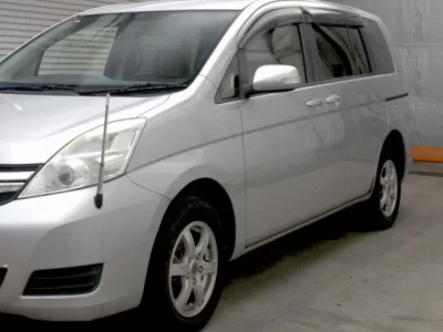 Toyota ISIS