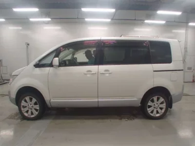 Mitsubishi DELICA D5