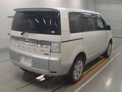 Mitsubishi DELICA D5