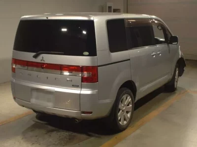 Mitsubishi DELICA D5