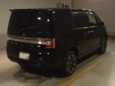 Mitsubishi DELICA D5