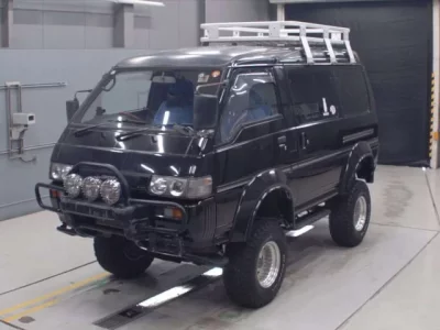 Mitsubishi DELICA WAGON