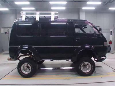 Mitsubishi DELICA WAGON