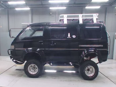 Mitsubishi DELICA WAGON