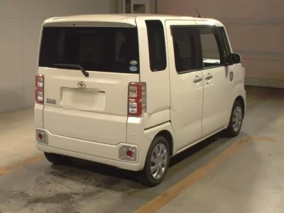 Toyota PIXIS MEGA