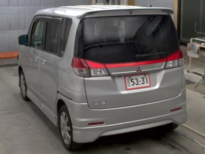 Mitsubishi DELICA D2