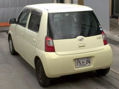 Daihatsu Esse