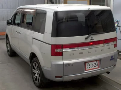 Mitsubishi DELICA D5